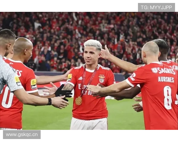 无球跑动与位置感:恩佐的战术价值