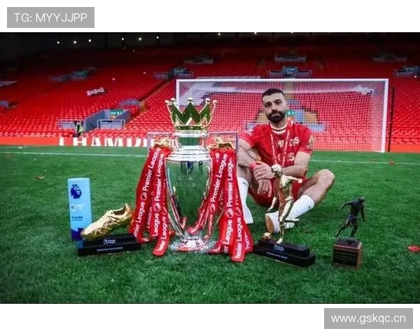 拉菲尼亚 vs 萨拉赫：右边锋战术角色与进攻效率对比