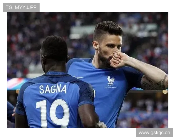 本泽马vs吉鲁:法国队中锋适配性与进球效率差距在哪