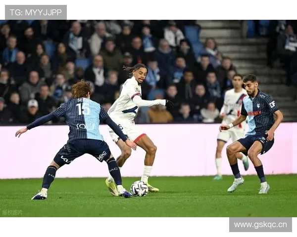 巴黎圣日耳曼法甲强势难撼，欧冠表现波动是否制约争冠前景