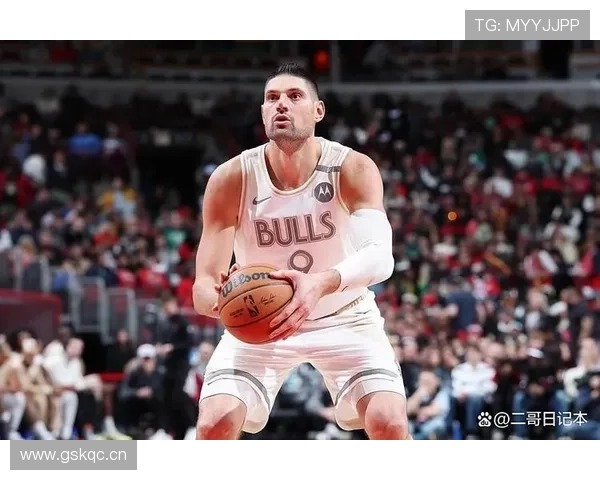 武切维奇挡拆制造错位，牵制约基奇为队友创造空位